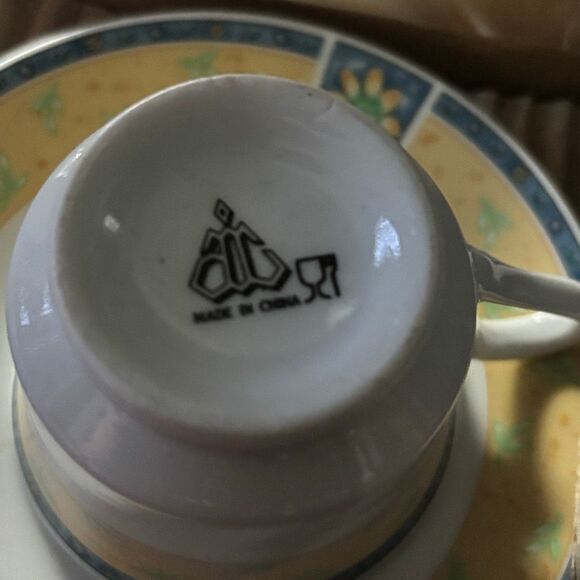 12 Piece Porcelain Coffee Set - Picture 5 of 8